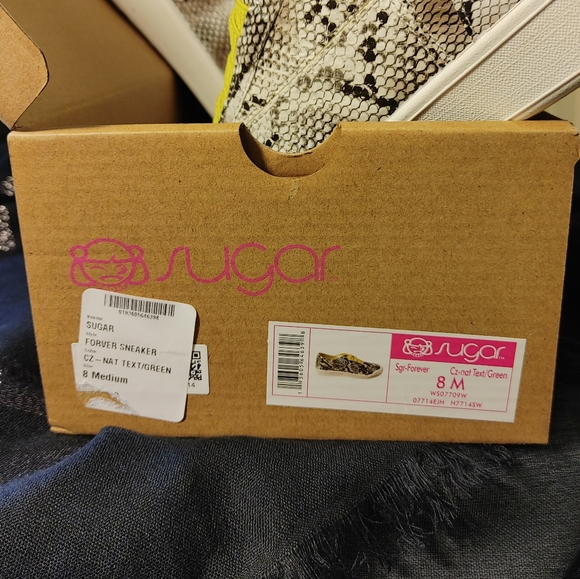 New in box ladies' Sugar snakeskin print slip on sneakers sz 8m - Picture 8 of 8